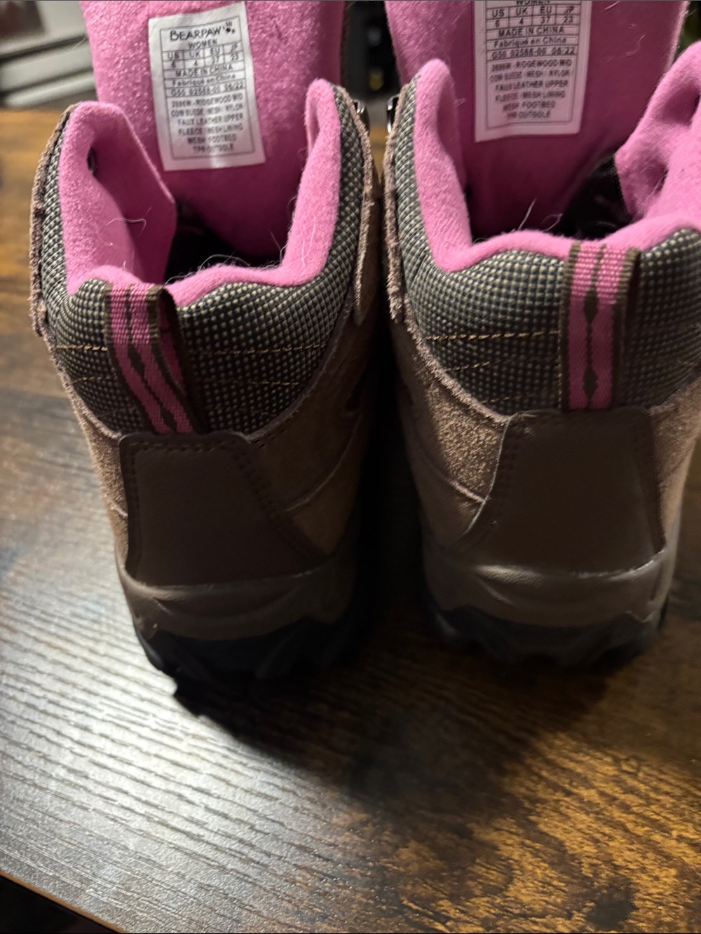 BearPaw Women’s ridgewood suede hiking boots. - Picture 5 of 7
